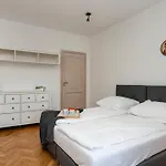 Apartment Wroblewskiego No 4